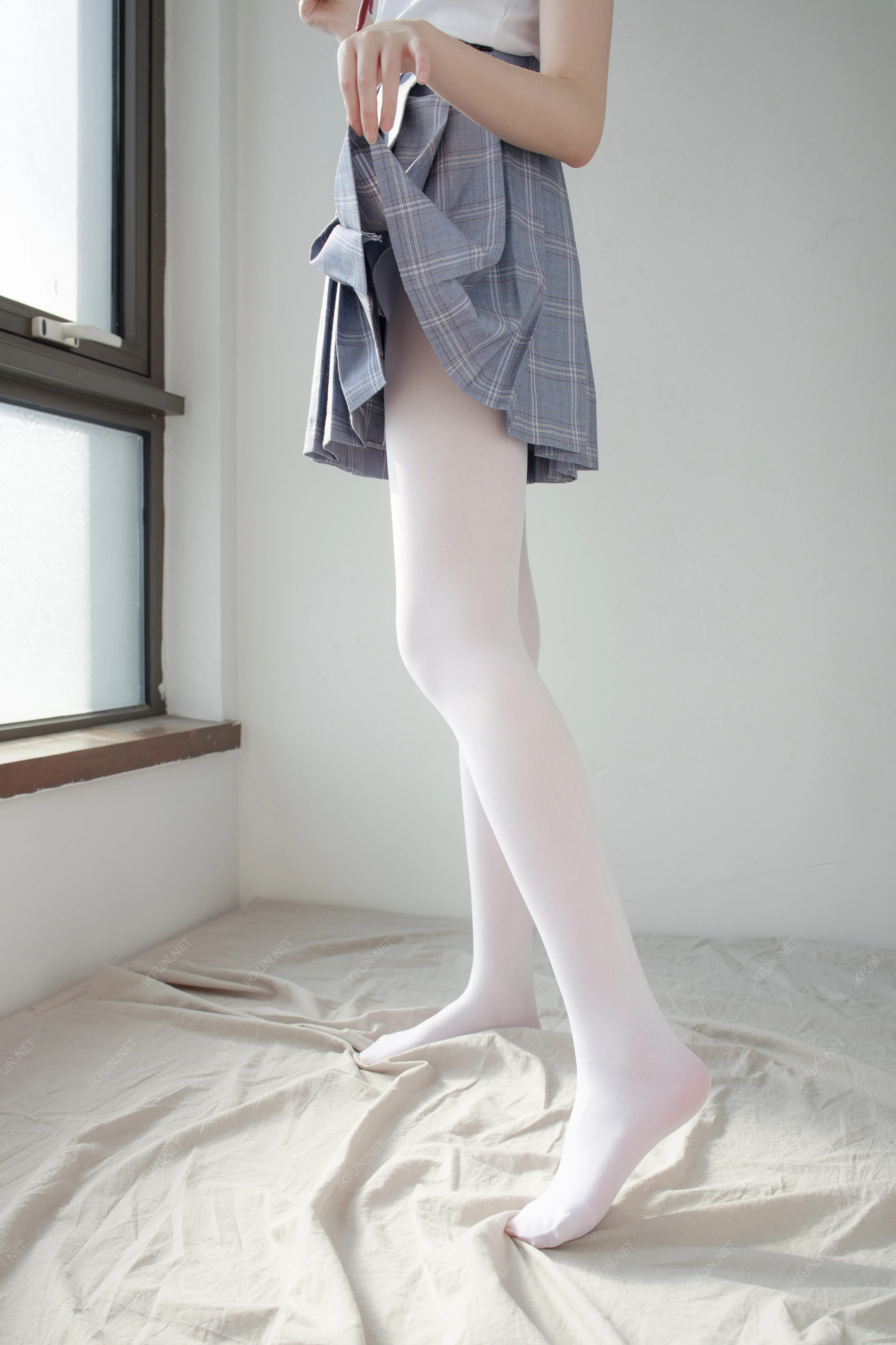 森萝财团 [JKFUN-002] Aika 可爱学妹丝足 [230P 1V] 2