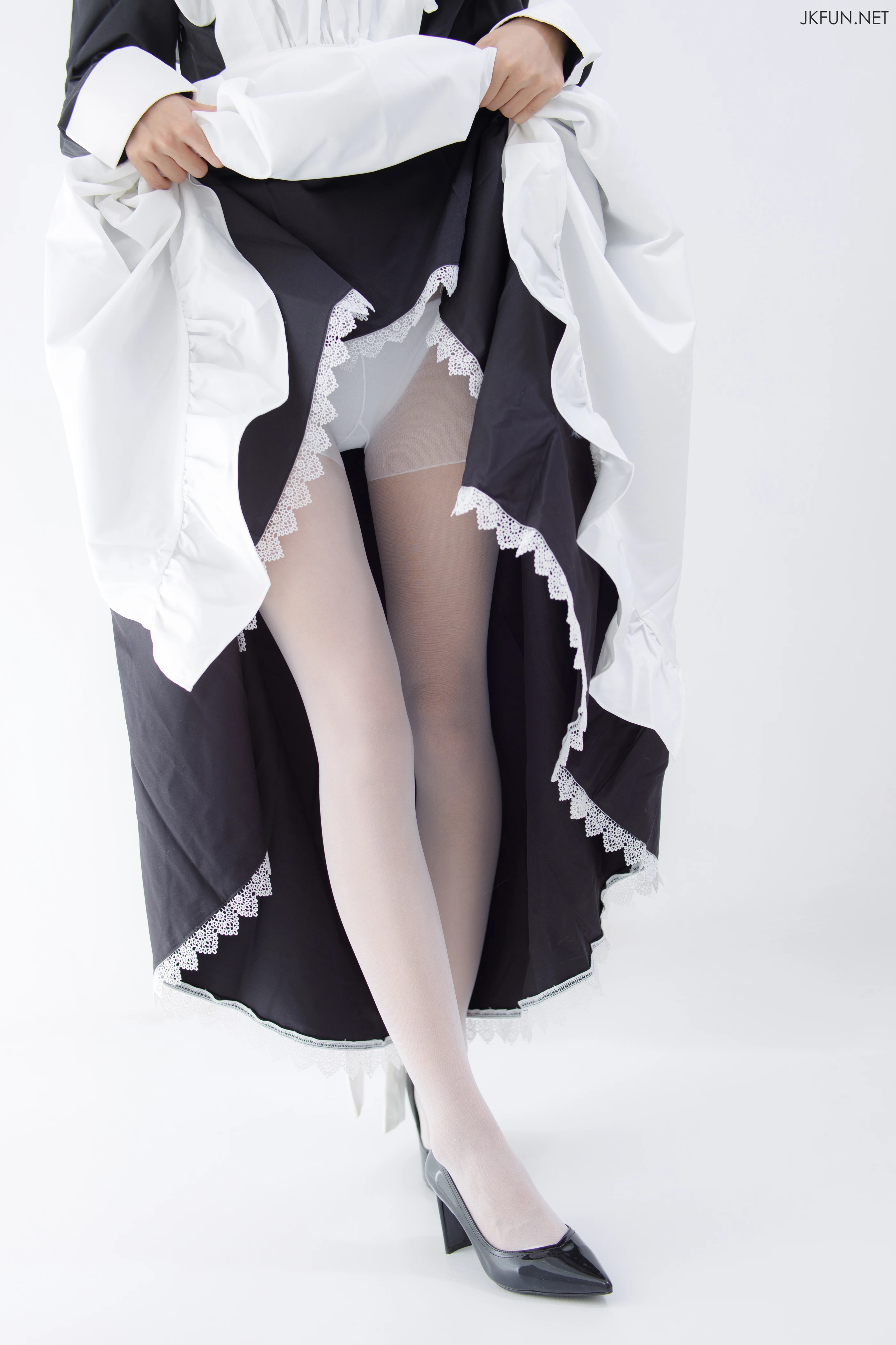 森萝财团 [JKFUN-017] 眼镜白丝女仆 [127P 1V] 3